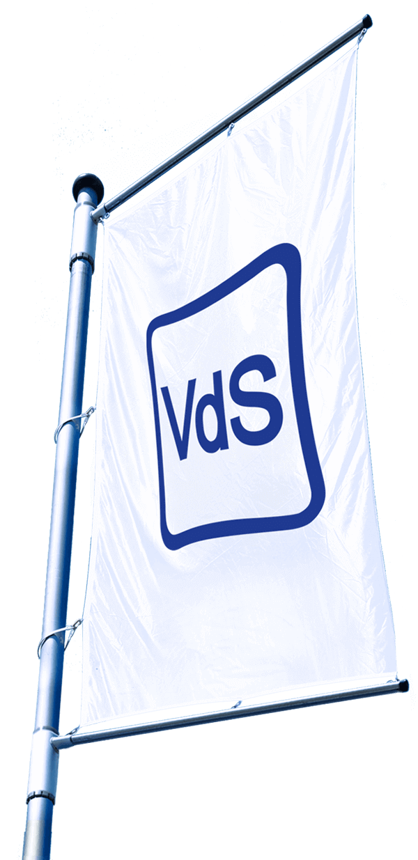 Corporate Design Anwendung – VdS Schadenverhütung – Leitsysteme – Fahne – Corporate Branding